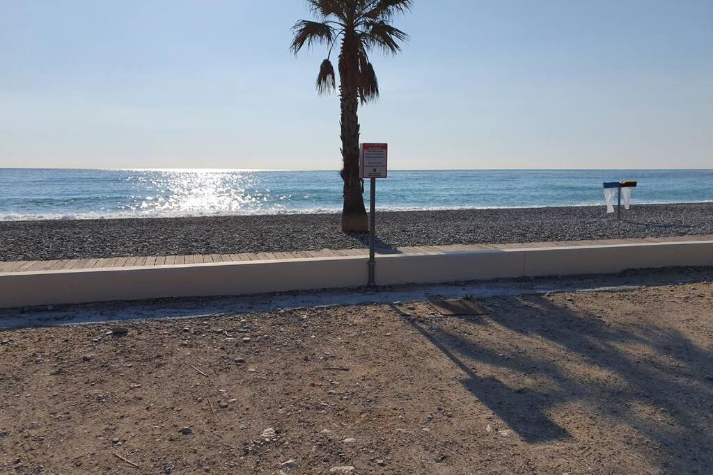 Riviera Sun Standing Studio Villeneuve-Loubet Exterior photo